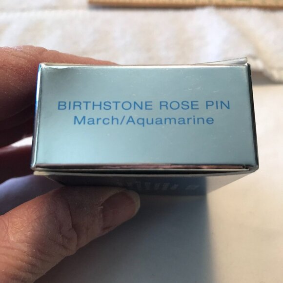 Vintage Avon Birthstone Rose Pin - March - Picture 3 of 8